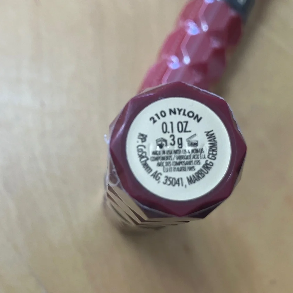 Milani Faceted Lipstick Trio in 180 SEDUCE- 210 NYLON-200 BITTEN